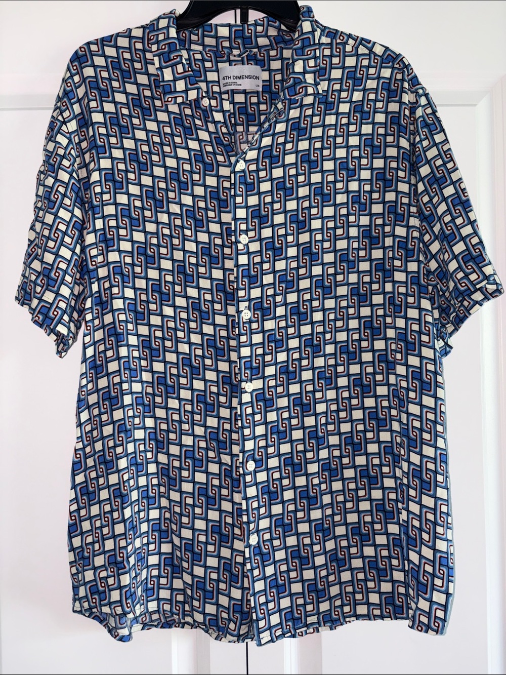 4th Dimension Blue and Cream Geo-Print Shirt Size L